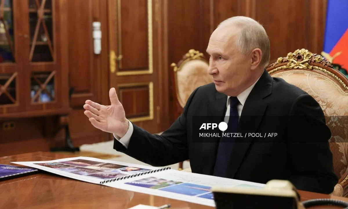 En su discurso, Putin incluso llamó a sus ciudadanos a 'respaldar a los héroes' que combaten en el país vecino desde hace casi cuatro años.