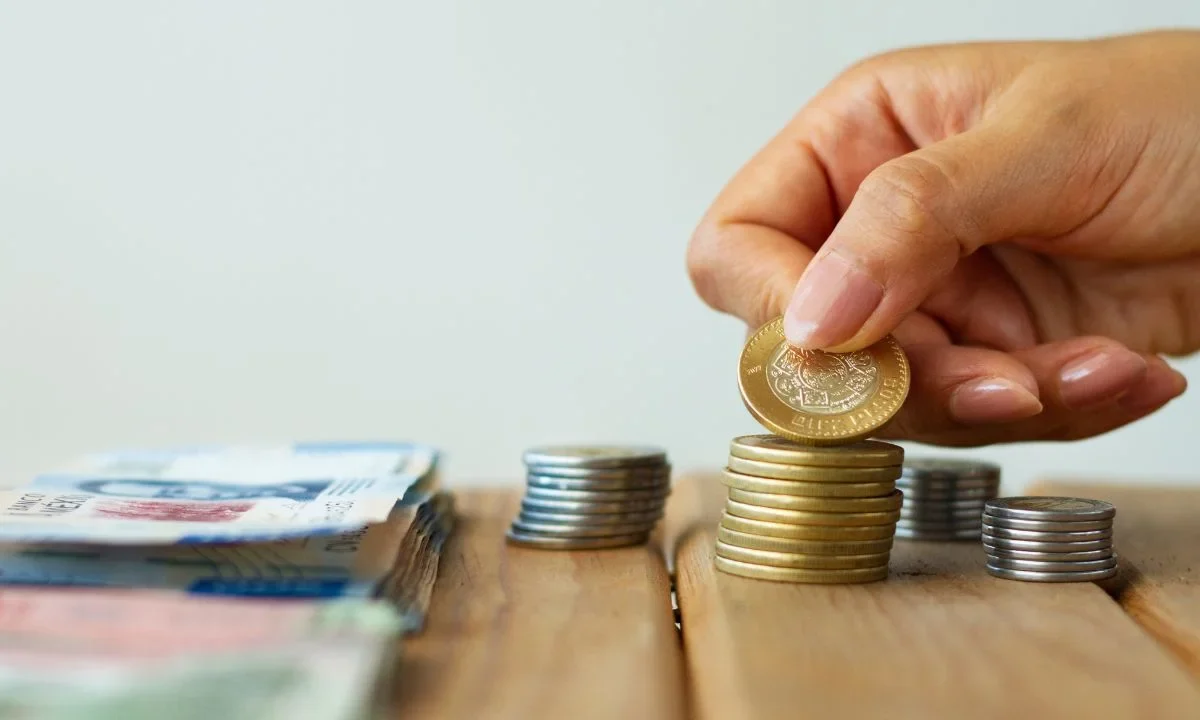 El aumento al salario mínimo será del 13% para el 2026, con el fin de alcanzar sueldos que permitan en 2030 comprar 2.5 canastas básicas.