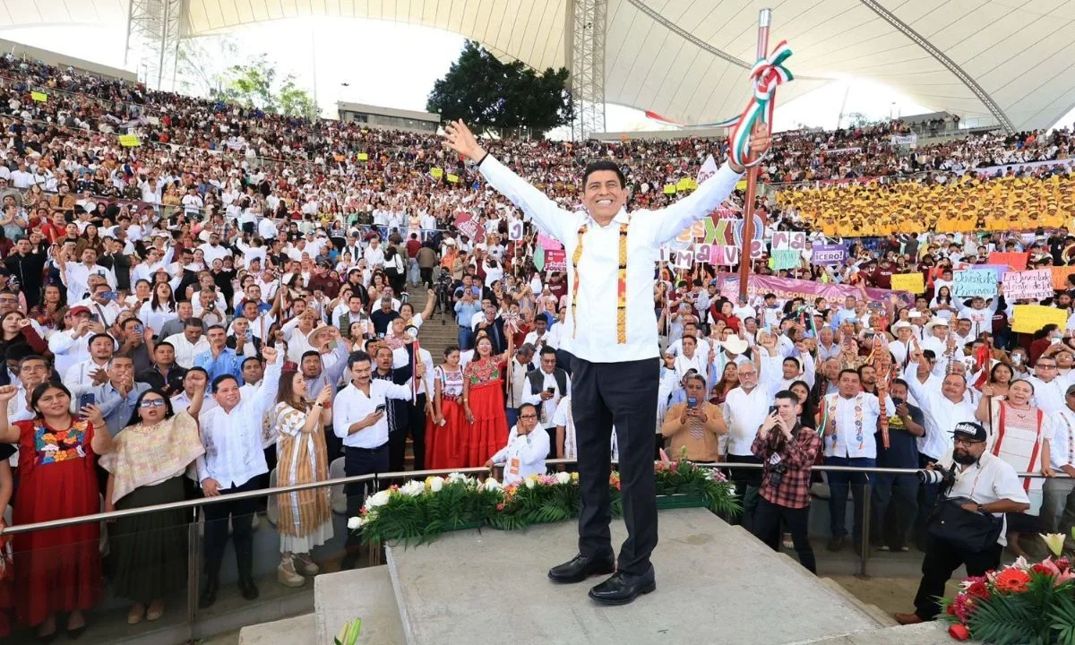 Salomón Jara Cruz rindió cuentas de su administración y dijo que Oaxaca cumple el bienestar que demanda el pueblo.