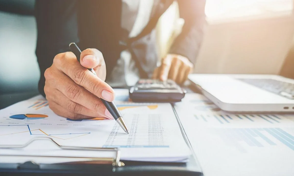 SAT explicó que las reformas al Código Fiscal de la Federación, que entrarán en vigor el 2026, reforzarán el combate a la evasión fiscal.