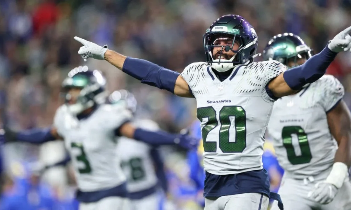 La semana 16 de la NFL arrancó con un partido intenso entre los Rams y Seahawks, pero los de Seattle se llevaron el triunfo.