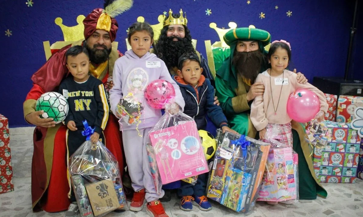 Segob recomienda a Santa y los Reyes Magos dar juguetes que promuevan la paz