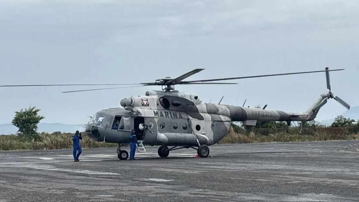 Semar envió helicópteros con personal médico y de sanidad naval para atender a las víctimas de la explosión en Coahuayana, Michoacán.