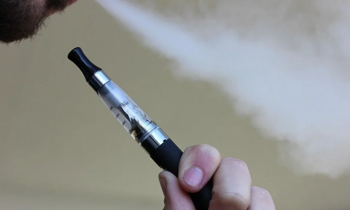 Con 76 votos a favor y 36 en contra, en el Senado aprobaron prohibir en todo el territorio nacional la comercialización de vapeadores.