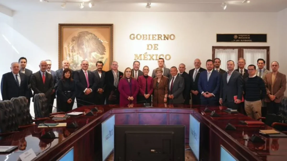 La presidenta Claudia Sheinbaum se reunió, por segunda ocasión, con empresas nacionales y extranjeras de carga que operan en el AIFA.