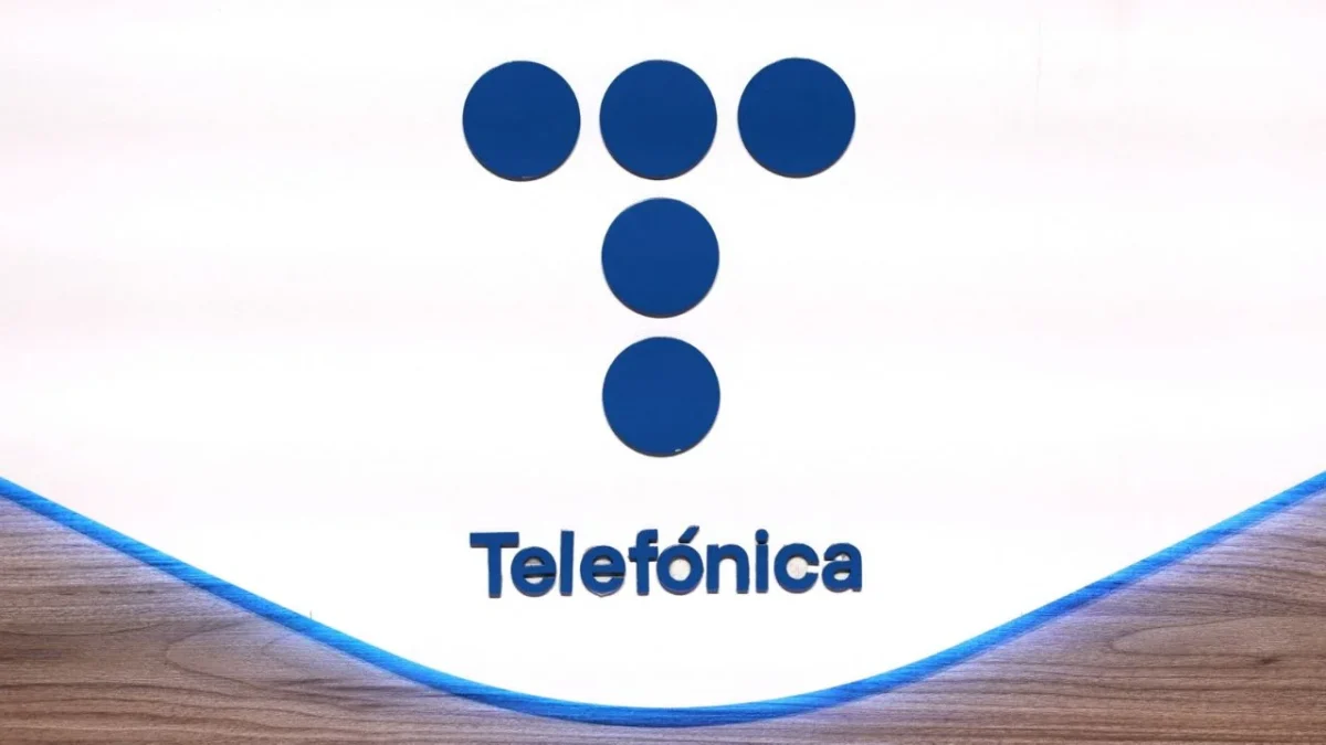 Telefónica anunció este lunes un plan validado por los sindicatos para suprimir 5 mil 500 empleos en España.