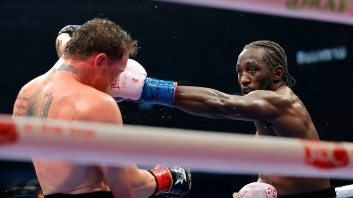 El pugilista estadounidense Terence Crawford anunció su retiro en el boxeo y con ello cierra la posibilidad de revancha a Canelo Álvarez.