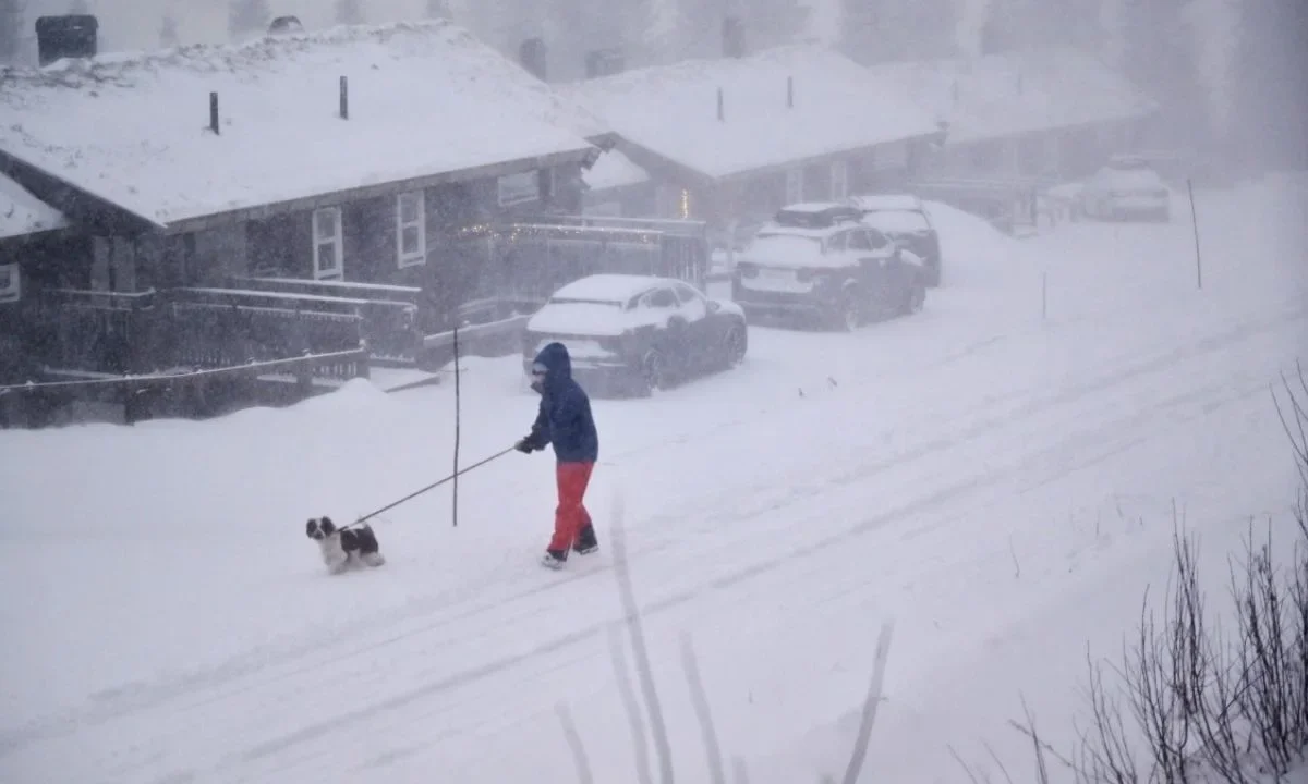 La tormenta invernal Johannes dejó dos personas muertas el sábado en Suecia, informaron autoridades, emiten alertas por fuertes vientos.