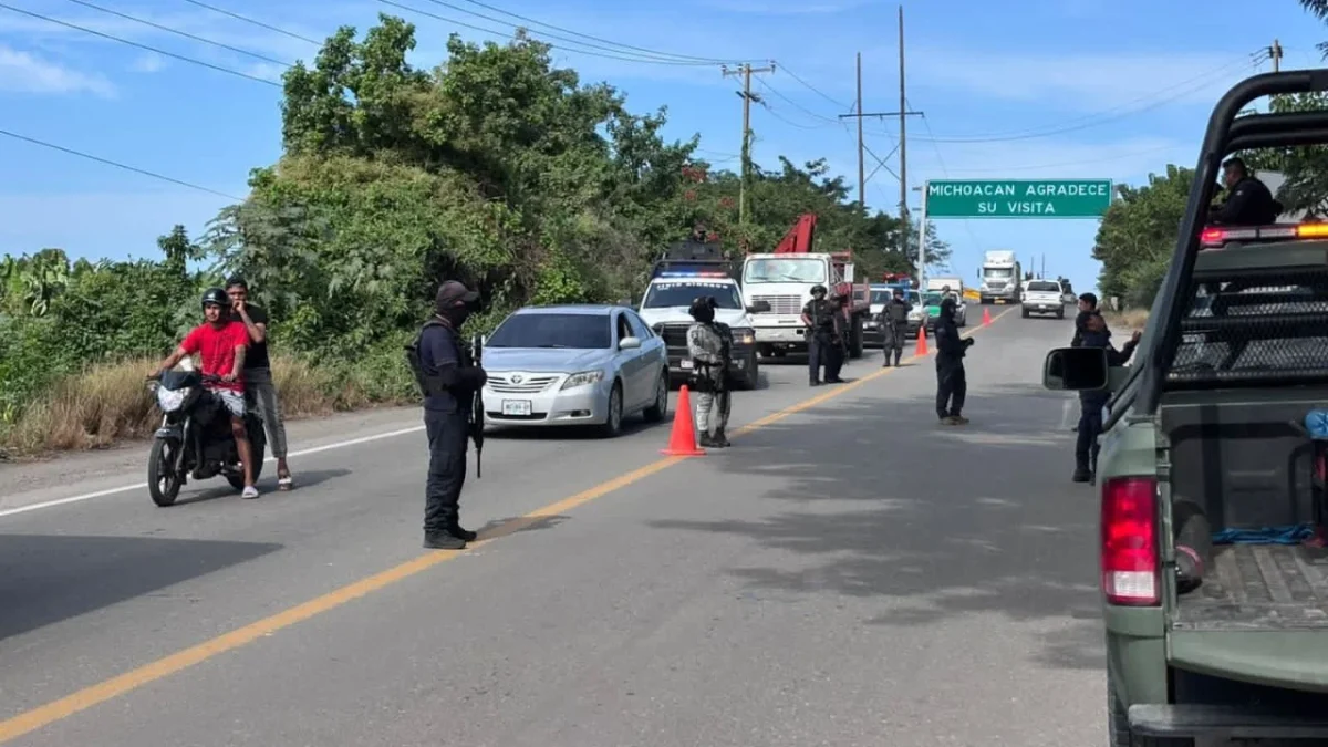Fuerzas Federales y estatales reforzaron la seguridad en límites entre Michoacán y Colima tras la explosión de un coche bomba en Coahuayana.