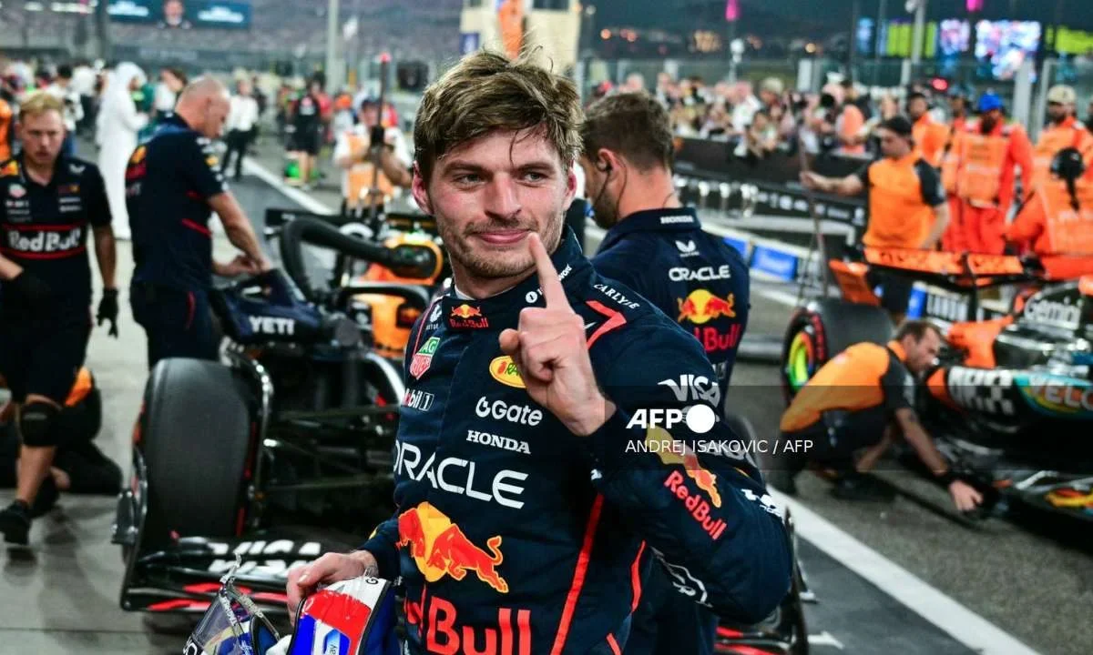 Max Verstappen superó a Lando Norris y Oscar Piastri, al llevarse la 'pole position' del GP de Abu Dabi.