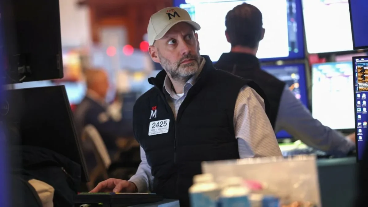 La bolsa de Nueva York cerró al alza tras el recorte de las tasas de interés de la FED y la perspectiva de menos inflación el próximo año.