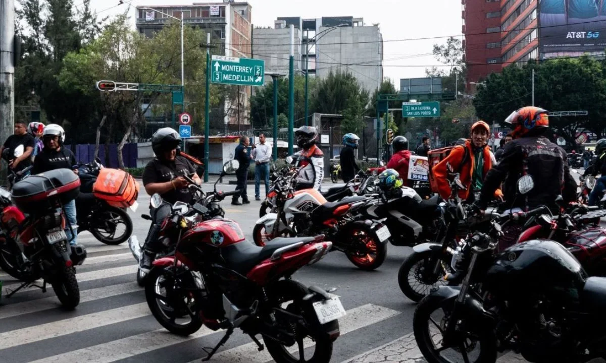 Bloquean Calzada de Tlalpan por motociclista arrastrado en Iztapalapa