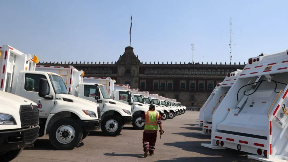 CDMX sustituye 50 camiones de basura para recolección de residuos