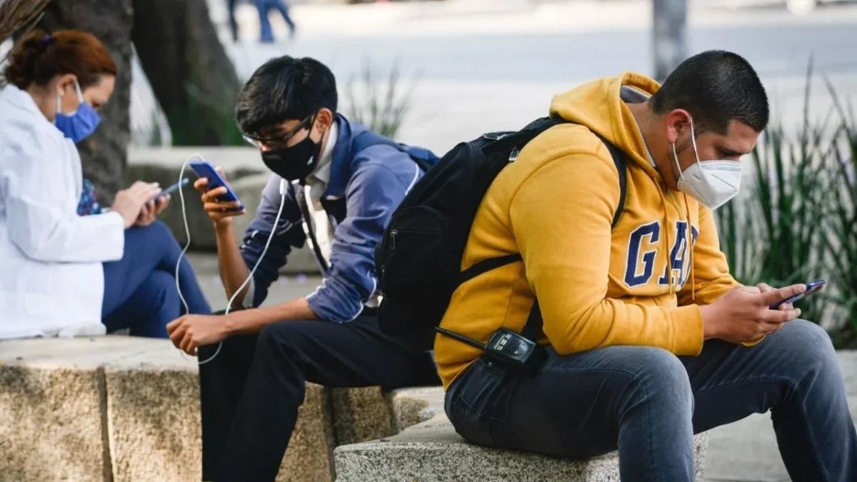 En Morelos, ya es oficial restringir celulares en los salones de clases