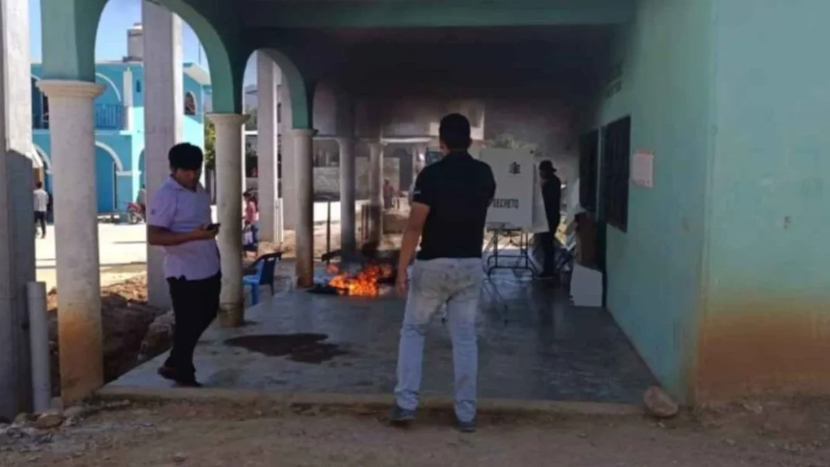 En Oaxaca, quema y relleno de urnas durante revocación de mandato, reporta el IEEPCO