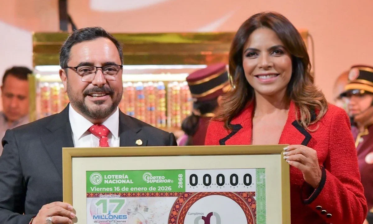 Entregan 17 mdp en sorteo de Lotería Nacional para conmemorar 90 años del IPN