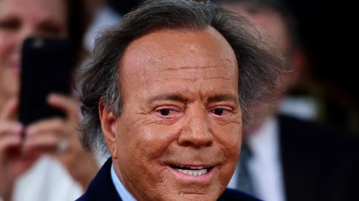 Julio Iglesias exige el archivo de las denuncias en su contra