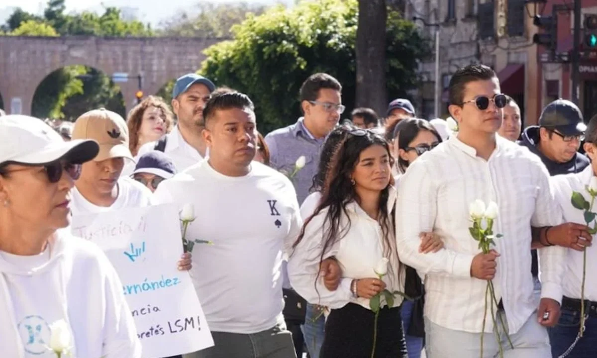 Marchan en Morelia para exigir justicia por intérpretes de señas asesinados