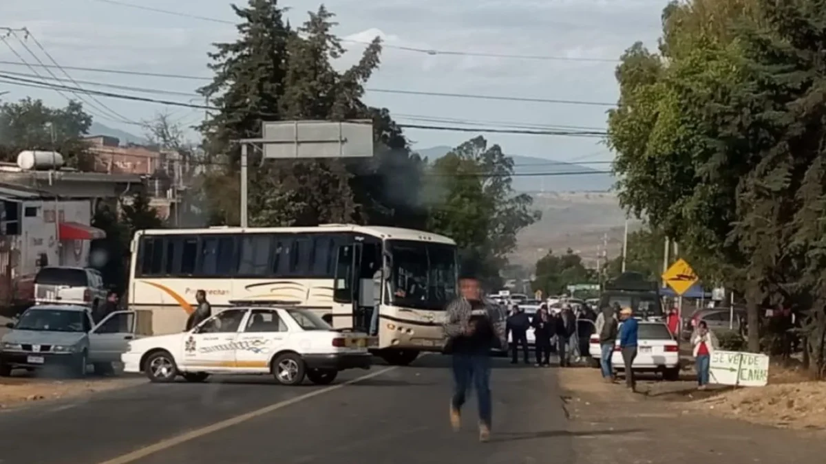 Realizan bloqueos por los derechos indígenas, en Michoacán