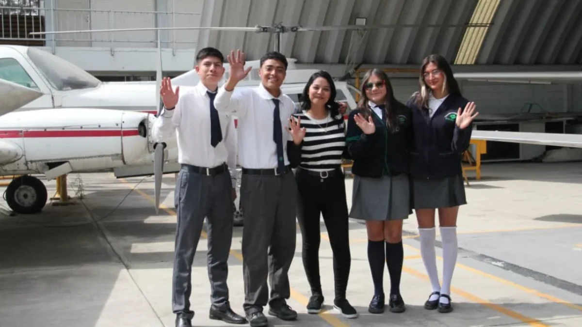SEP destaca la inclusión de mujeres en carreras de aeronáutica en Conalep