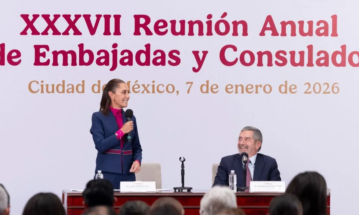 Sheinbaum se reúne con cuerpo diplomático mexicano