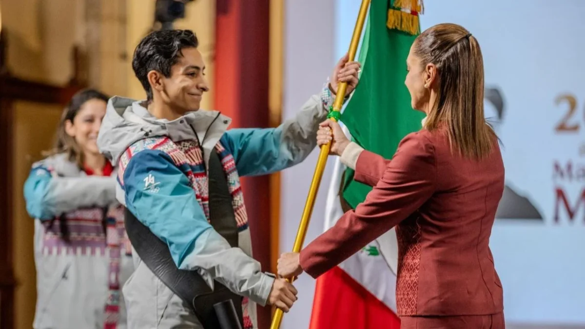 Abandera Sheinbaum a delegación mexicana para Juegos Olímpicos de Invierno 2026