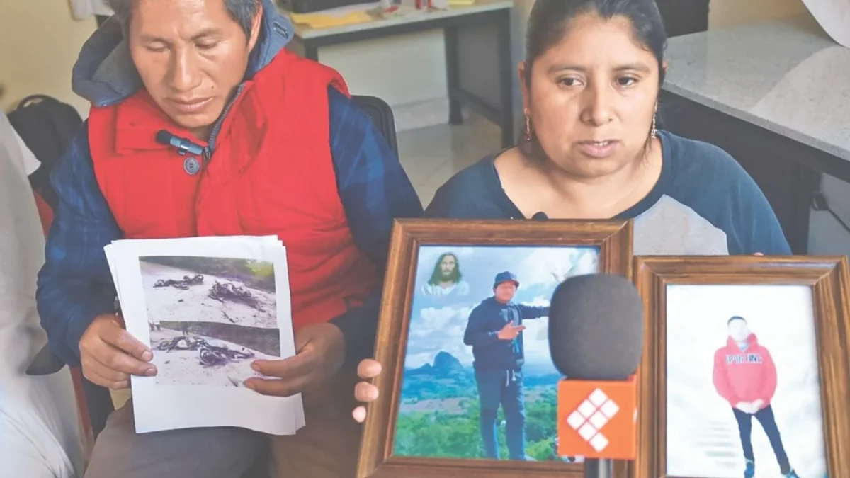 POSTURA. Familiares de las víctimas acusan a policías municipales de Teopisca por la muerte de tres menores durante una persecución.