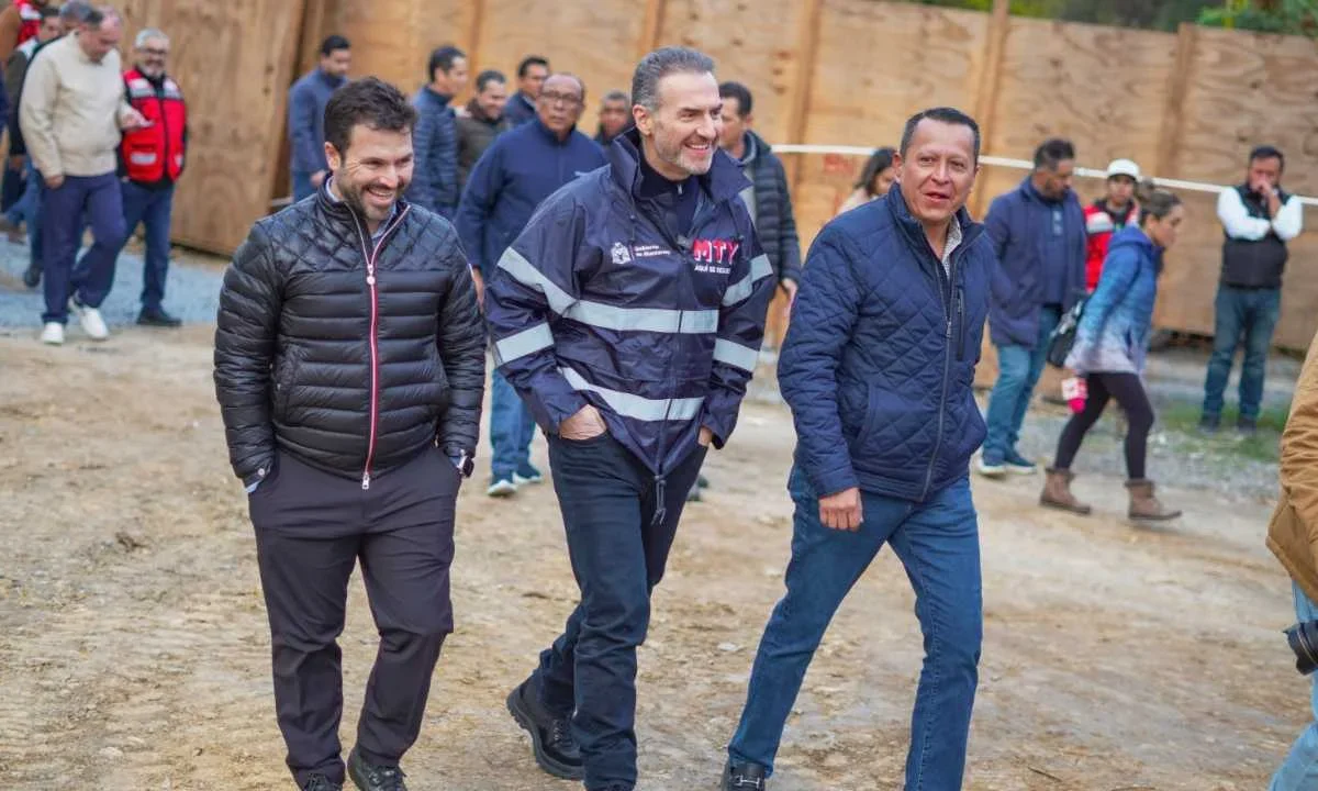 El alcalde Adrián de la Garza arranca construcción del C4 en zona sur de Monterrey.