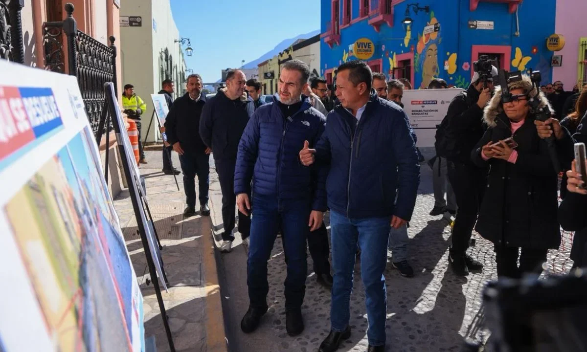 Avanza la rehabilitación del Barrio Antiguo con nueva nomenclatura, semáforos, reparación de banquetas, calles y plazas.