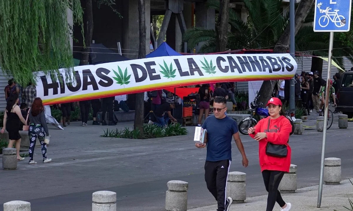 Marchas, concentraciones sociales y rodadas motociclistas y ciclistas podrían generar afectaciones viales en distintas zonas de la Ciudad de México.