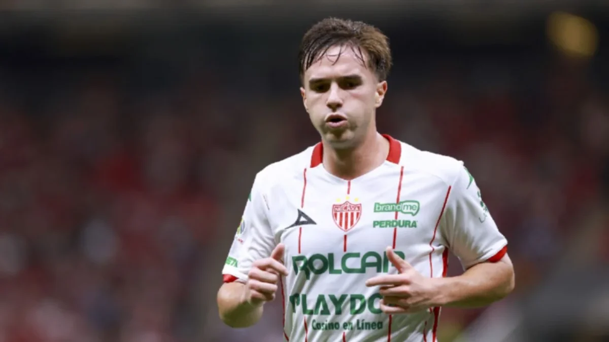 Agustín Palavecino llega a CDMX para cerrar su llegada a Cruz Azul