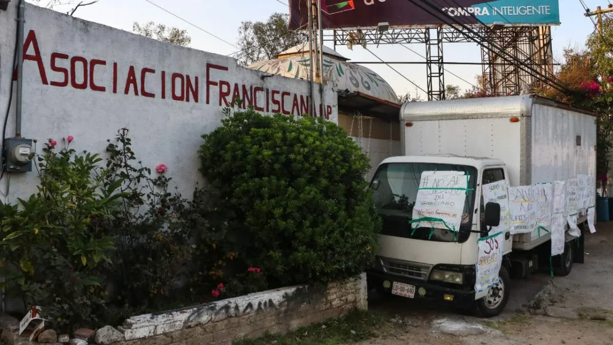 El Refugio Franciscano A.C alertó el desalojo de animales resguardados al interior del inmueble.