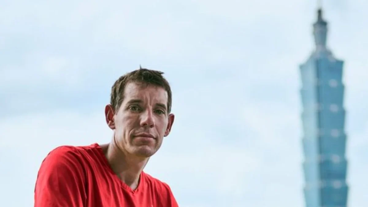 Alex Honnold pospone su escalada en el Taipei 101 , por lo que se reprograma el evento “Rascacielos EN VIVO” tras lluvias.