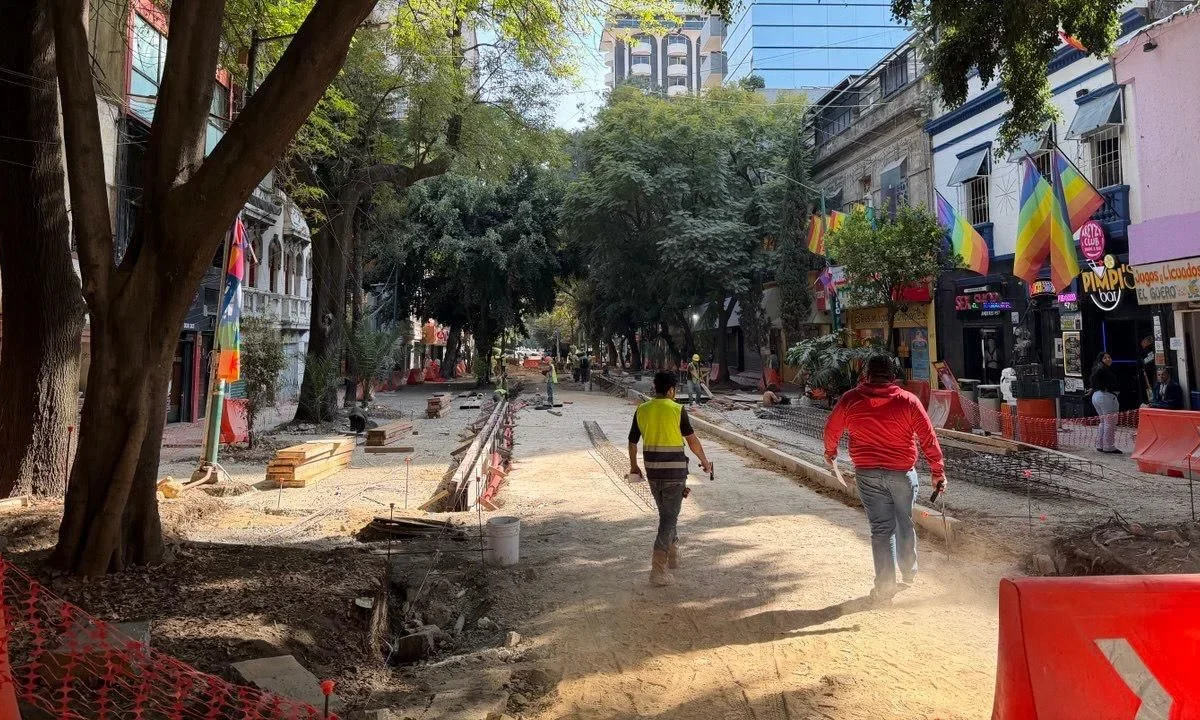 Con motivo del próximo Mundial 2026, el Gobierno de la Ciudad de México trabaja para remodelar la Zona Rosa.