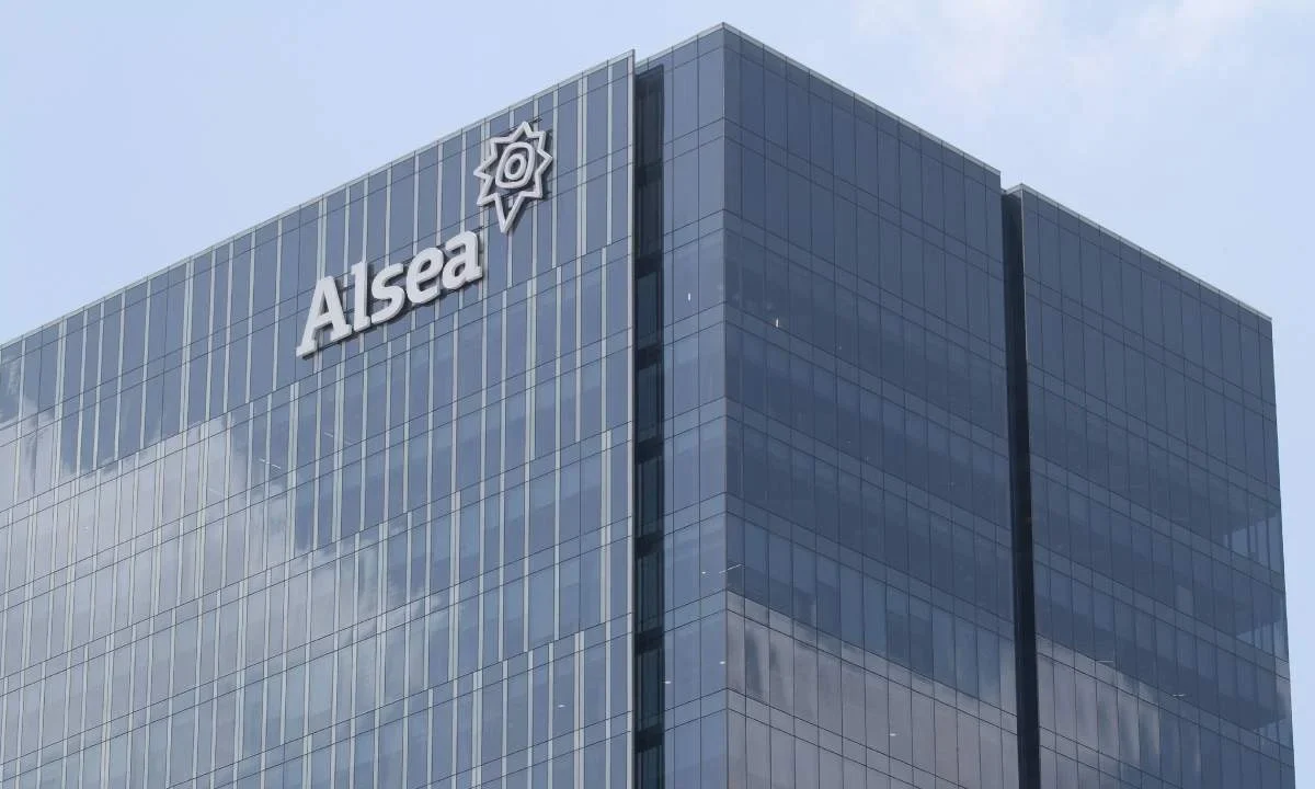 El Grupo Alsea adelanta pago de deuda por 500 millones de dólares.