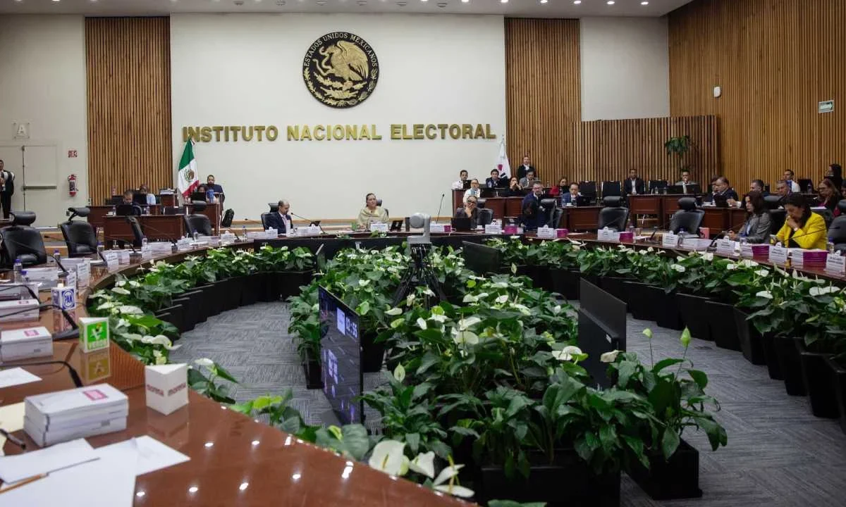 Analizan consejeros del INE más de 300 propuestas para reforma electoral.