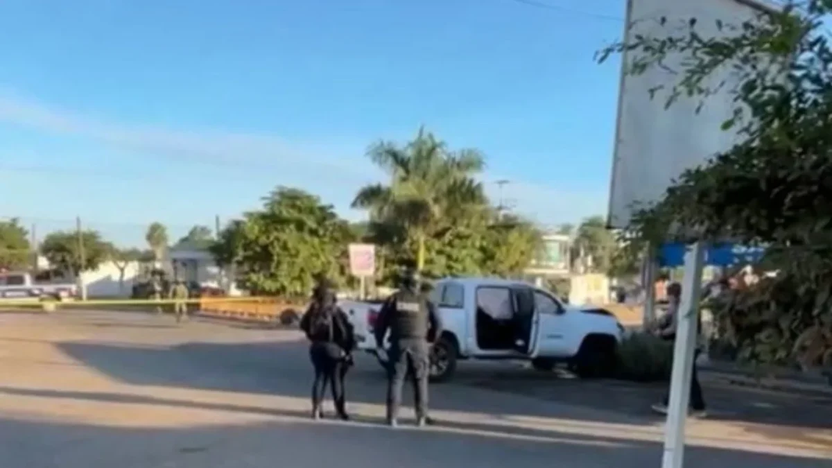 El ataque contra el director policiaco fue minutos antes de las 8:00 horas, cuando circulaba sobre el bulevar Adolfo López Mateos en Culiacán.