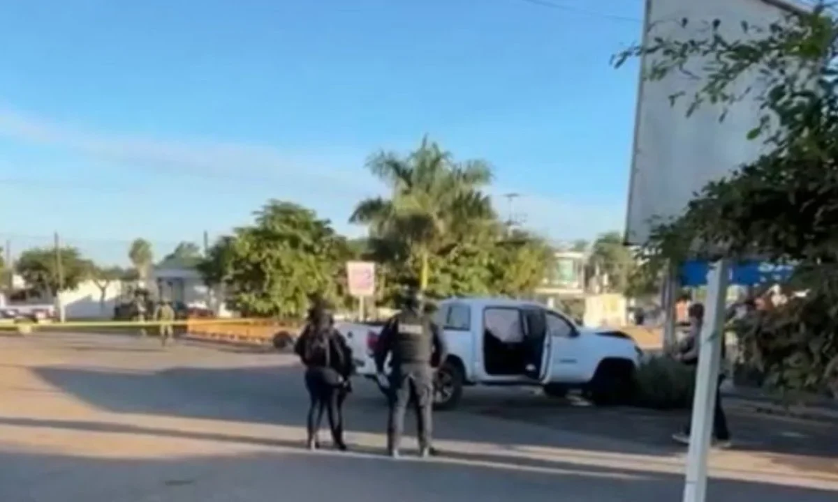 El ataque contra el director policiaco fue minutos antes de las 8:00 horas, cuando circulaba sobre el bulevar Adolfo López Mateos en Culiacán.