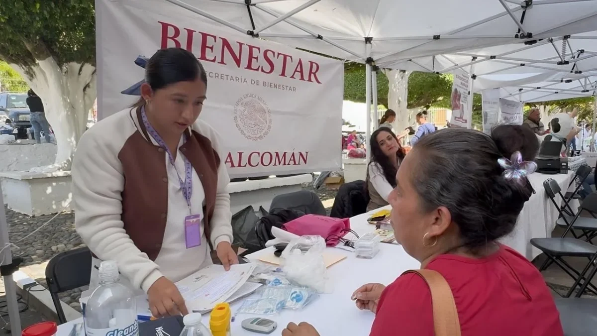 Como parte del Plan Michoacán, este miércoles se realizó el tianguis y la Feria del Bienestar atendiendo a más de 5 mil familias.