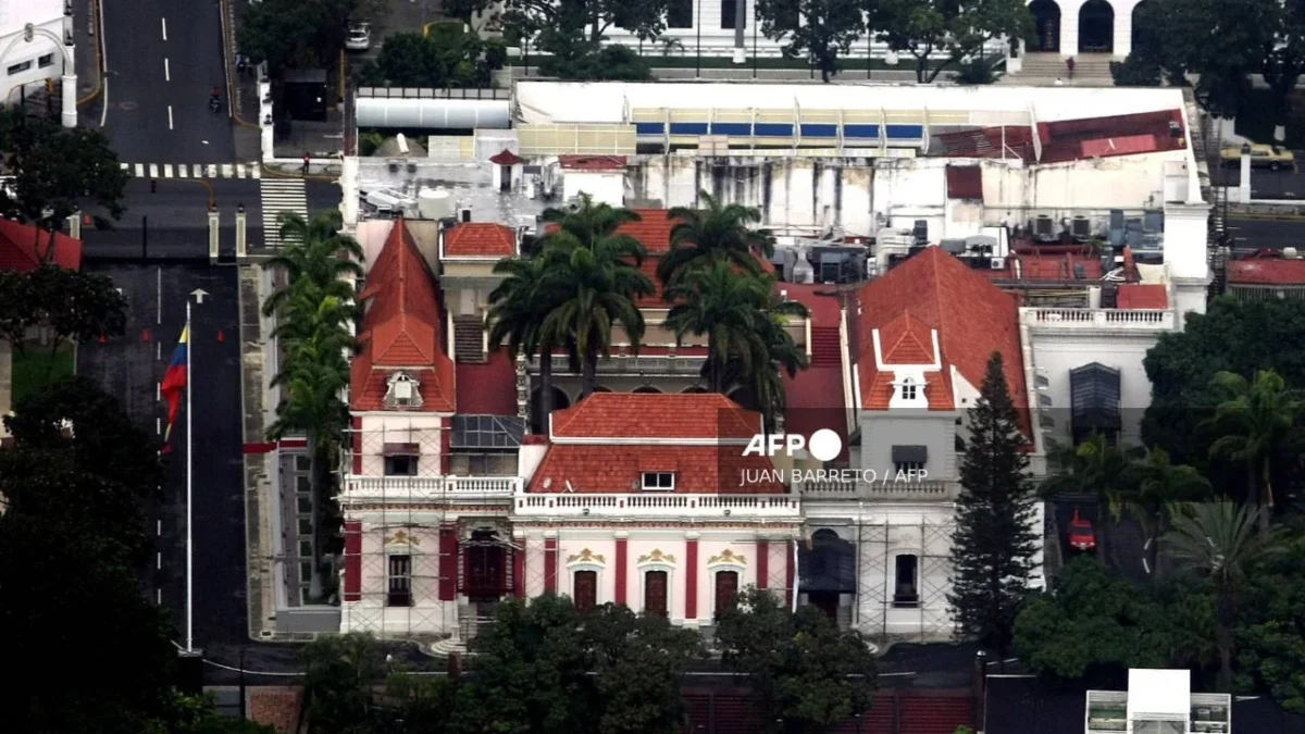 El Ministerio de Comunicación no respondió a solicitudes de información para confirmar oficialmente lo ocurrido en el Palacio de Miraflores.