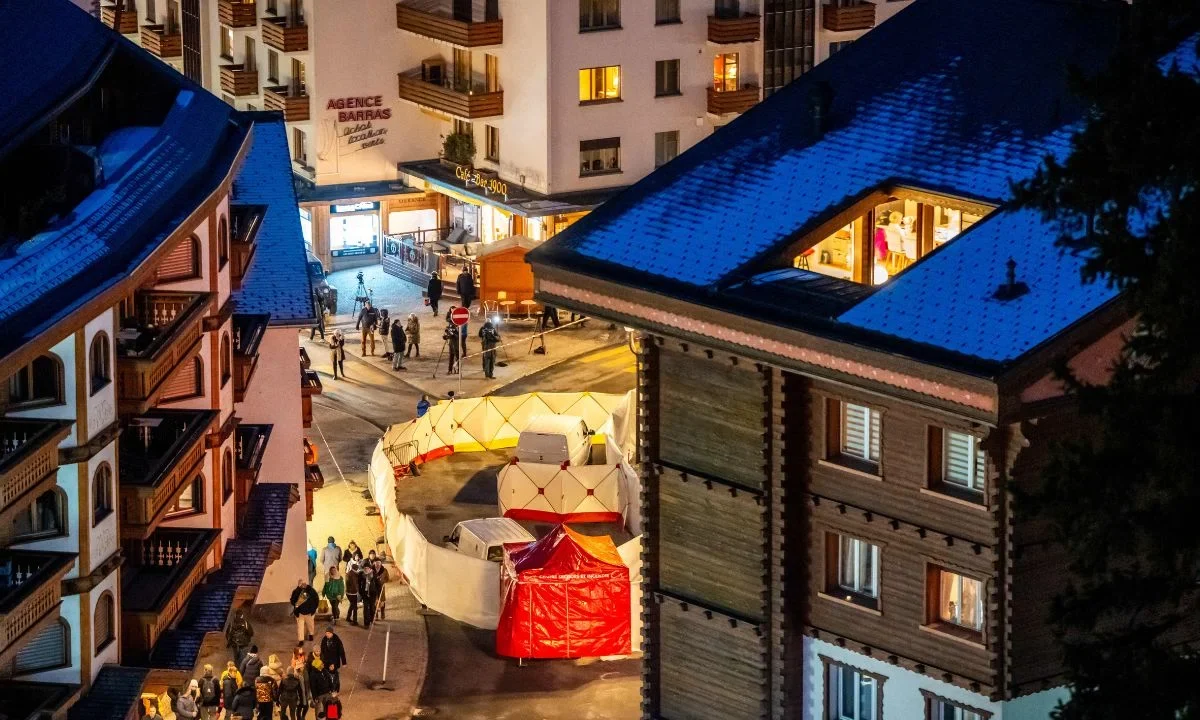El 2 de enero de 2026, los investigadores se apresuraron a identificar a las víctimas del incendio que arrasó un bar en la ciudad de Crans-Montana, en los Alpes suizos, convirtiendo la celebración de Año Nuevo en una de las peores tragedias del país