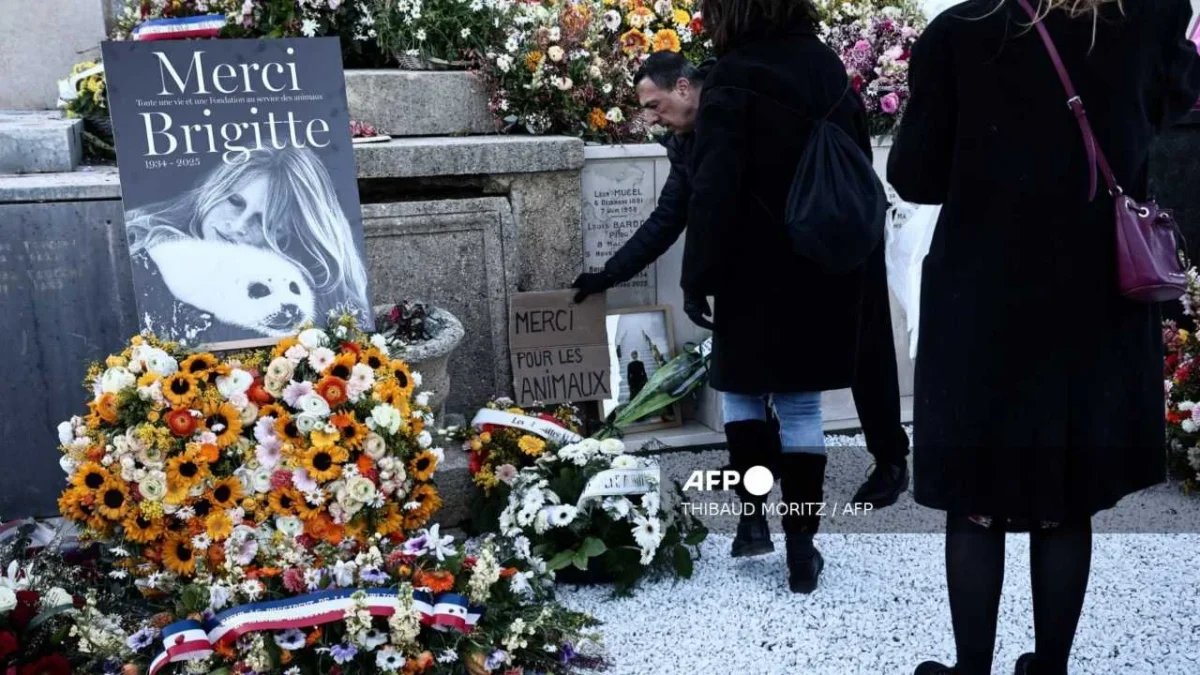Brigitte Bardot murió de cáncer, informó el esposo de la actriz a la empresa francesa.