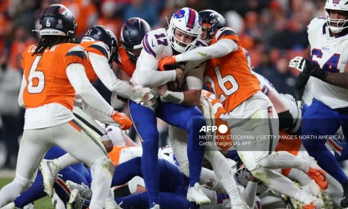 Los Denver Broncos vencieron el sábado 33-30 a los Buffalo Bills de Josh Allen, que tuvo una de sus peores actuaciones en los playoffs.