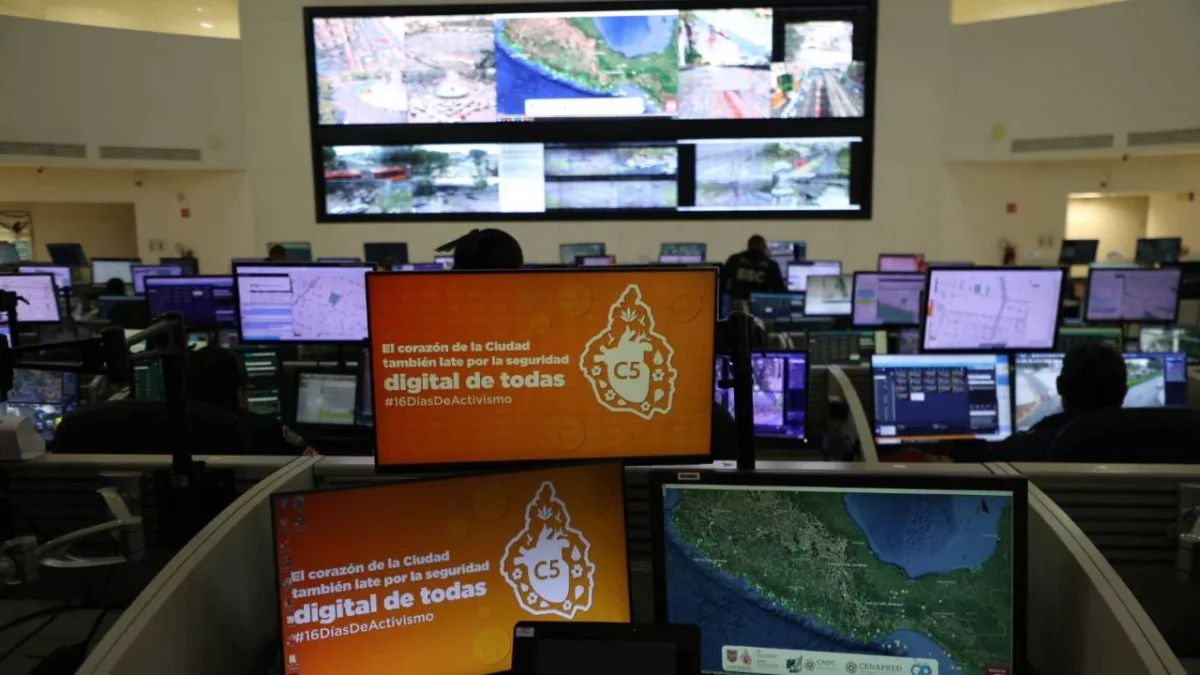 Funciones. Desde este centro de comando se envían patrullas, ambulancias y personal de ayuda ante situaciones de peligro, dijo el titular.