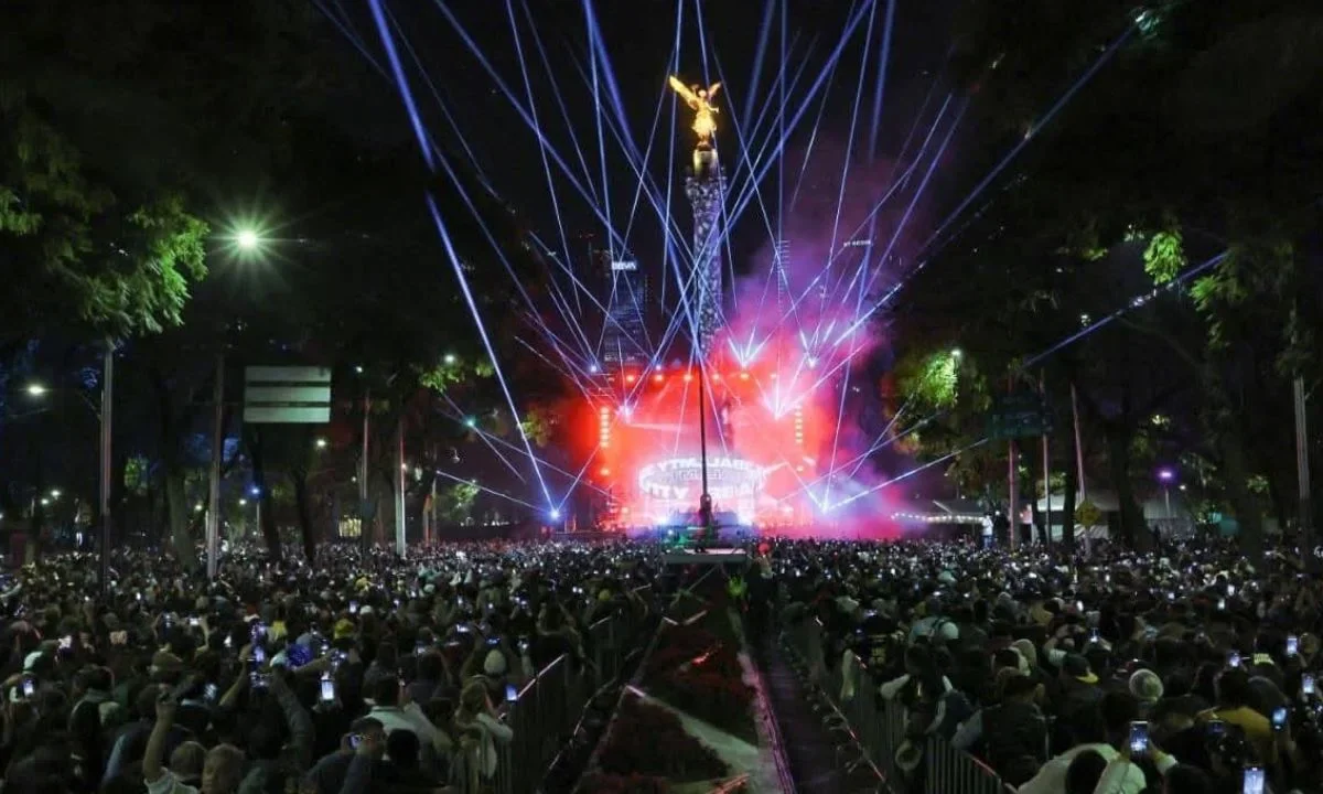 Reforma se convierte en escenario masivo para celebrar el Año Nuevo
