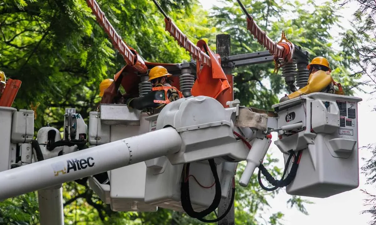 La Comisión Federal de Electricidad (CFE) instala un atención de emergencias ante la tormenta invernal 'Fern'.