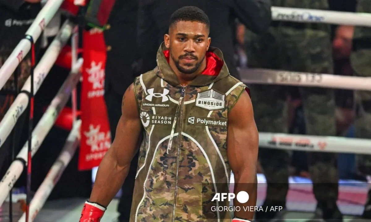 Chofer del boxeador Anthony Joshua enfrentará cuatro cargos por accidente en Nigeria.