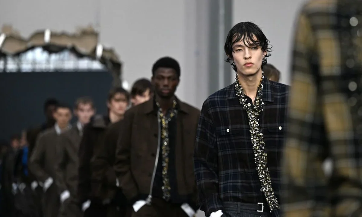 Marcada por una tendencia pragmática y sin riesgos, concluye la Semana de la Moda masculina de París de este 2026.