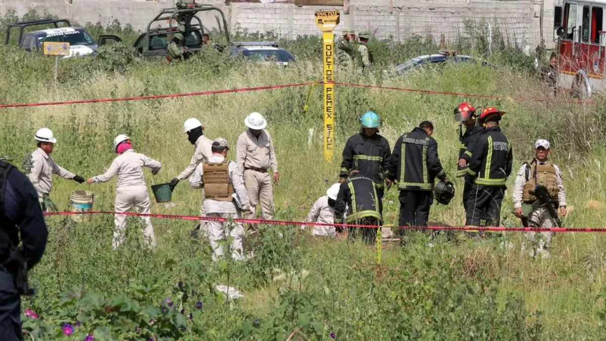 Autoridades clausuran por segunda vez toma clandestina de combustible en Ecatepec.