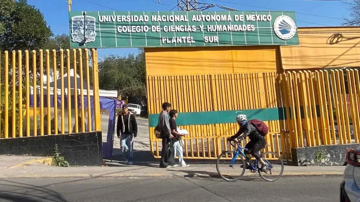 Con nuevas medidas de seguridad, el plantel CCH Sur de la UNAM regresa a clases presenciales.
